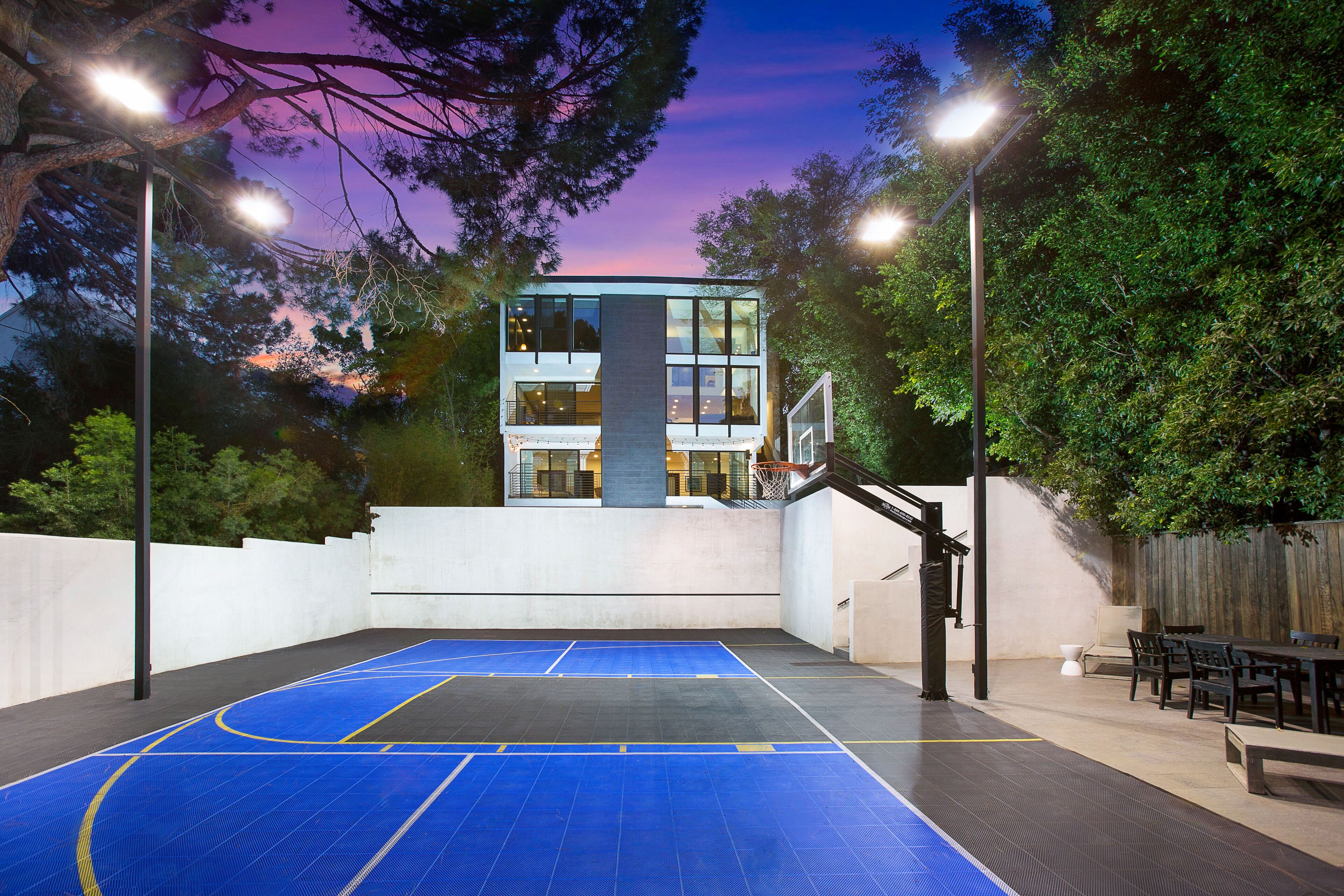 Vv Estates