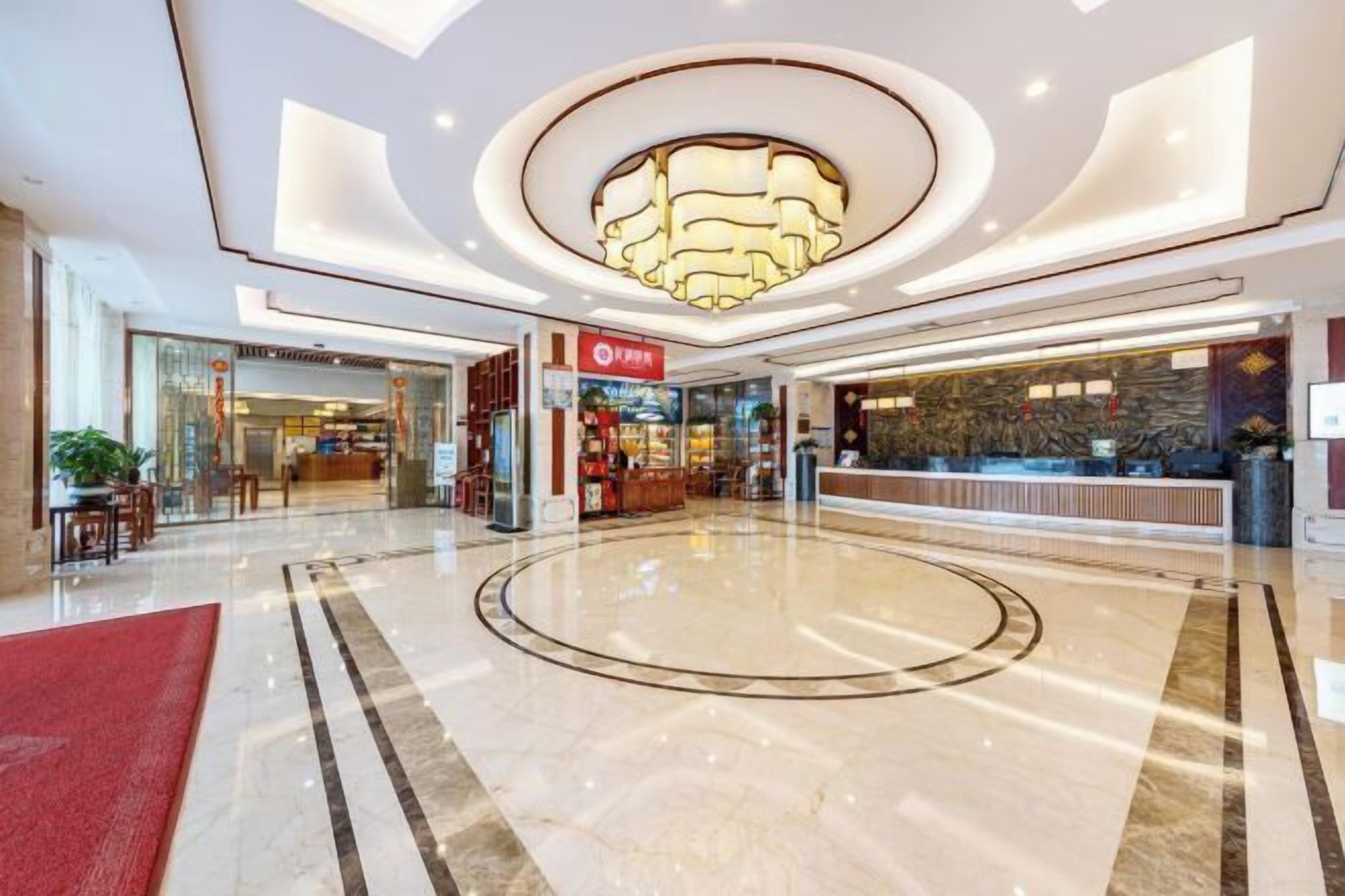 المنشأة من الداخل