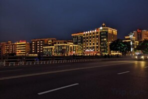Unclassified image, 5 of 54, button - Hongfeng Qiaolian Hotel (Yongchun)
