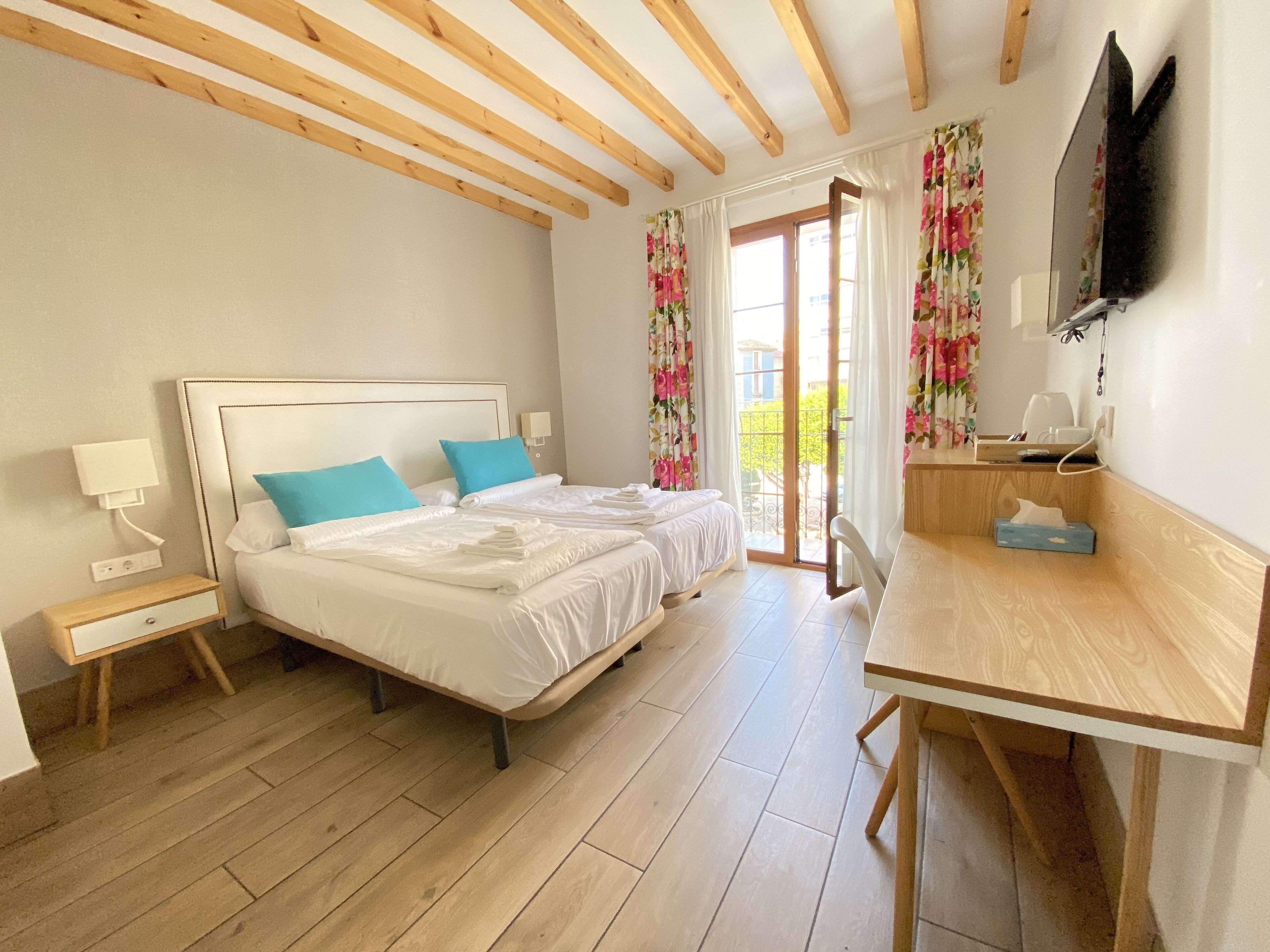 Két bảo mật tại phòng, màn/rèm cản sáng 