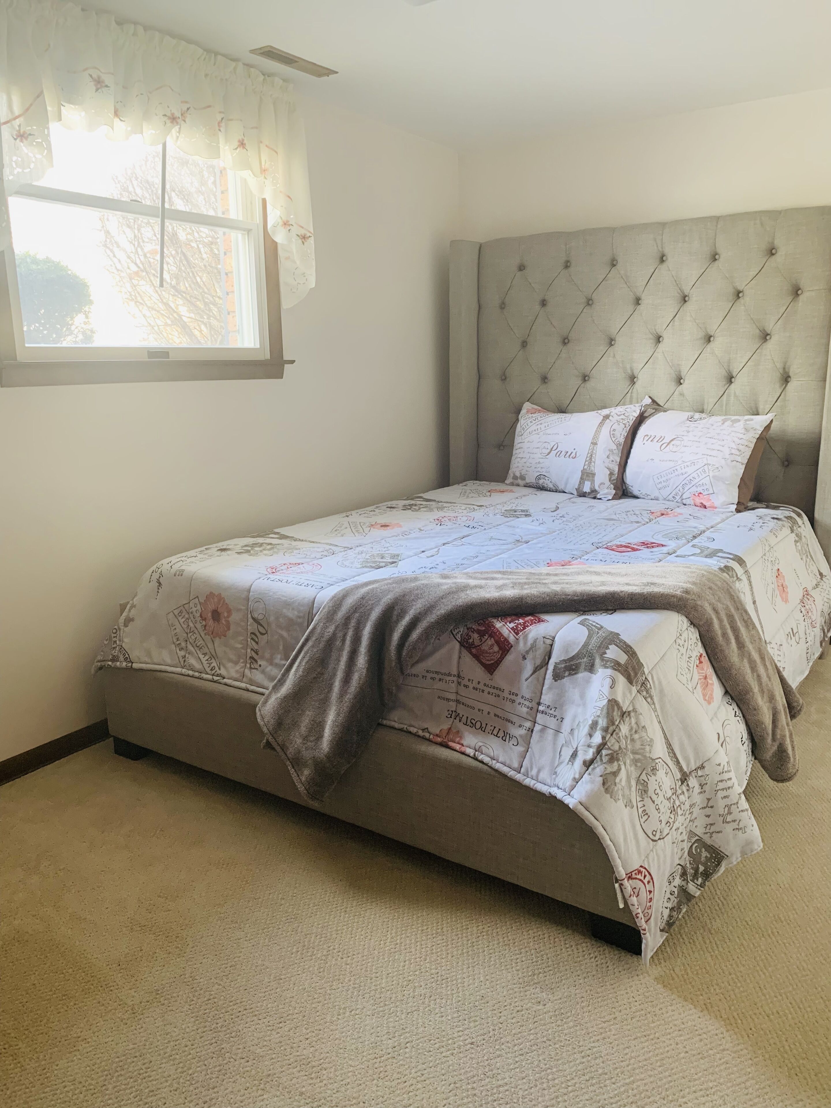 3 Min Drive to Bronner's! Breakfast with Private Chef! 