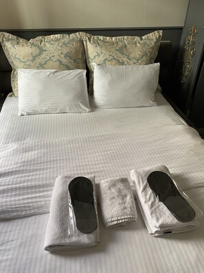 Egyptian cotton sheets, premium bedding, free minibar items - Ganj Hotel (Istanbul)