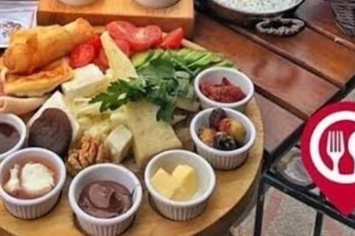 Daily full breakfast for a fee