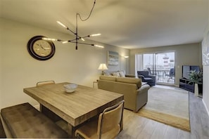 Villa, Multiple Beds, Balcony | Dining