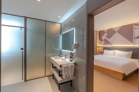 Room. Shangshi Hotel