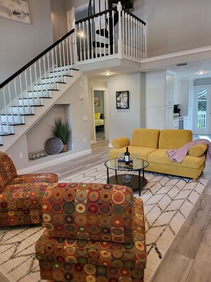 House, Multiple Bedrooms, Non Smoking, Private Pool | Living room | 43-inch Smart TV with cable channels, TV - Key West Style Vacation Home with Pool (Tampa)