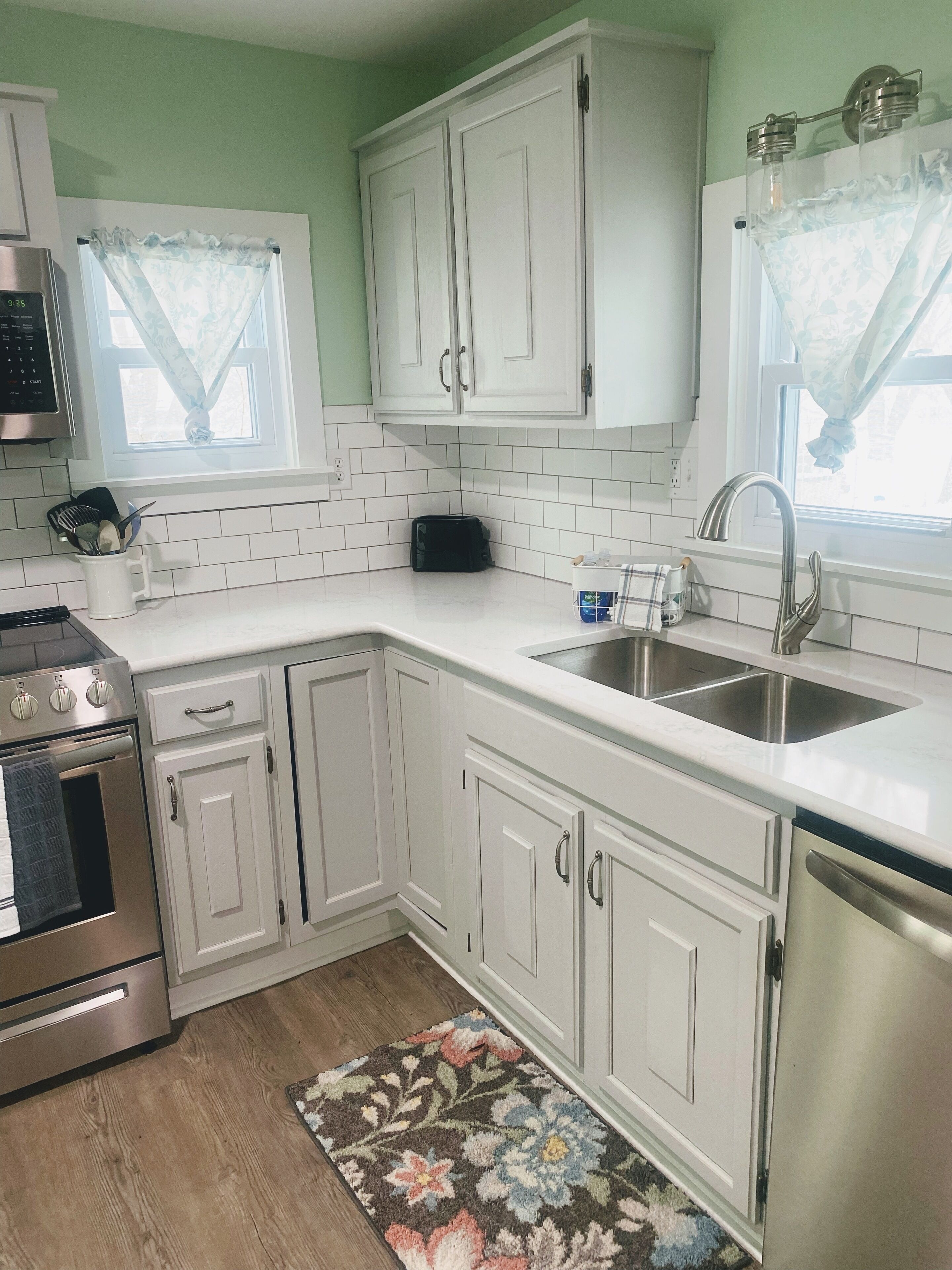 The Gingerbread House in Quilt Town, USA!