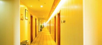 Fenghuang Huating Hostel