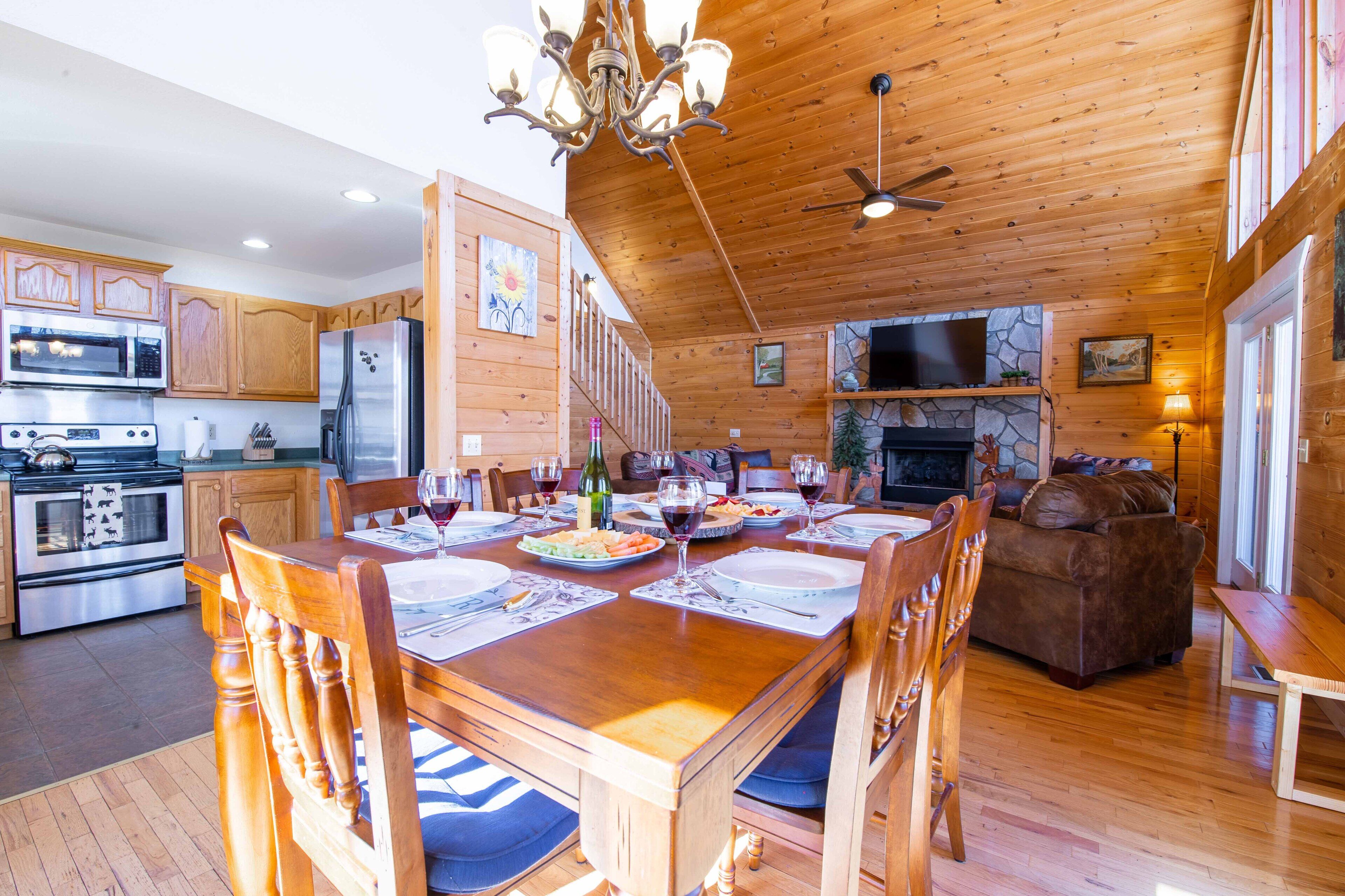 Fire Pit, Grill, Wi-Fi, Close to Asheville, Nearby Park. 