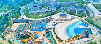 Shiqian Fodingshan Hot Spring Town Yutangsheng Hot Spring Resort Hotel