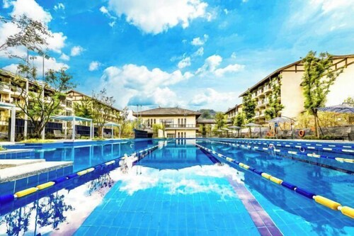 Shiqian Fodingshan Hot Spring Town Yutangsheng Hot Spring Resort Hotel