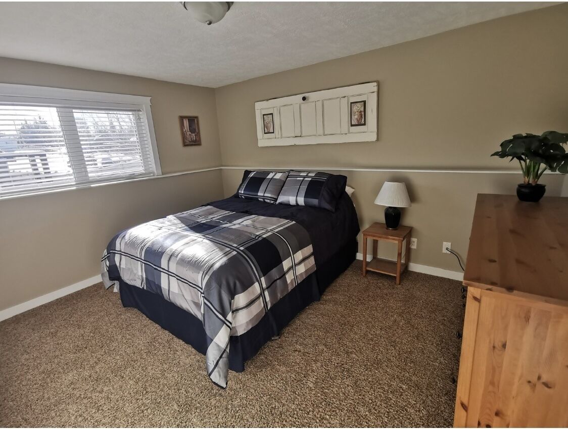 Beautiful fully renovated 4 bedroom house with large open kitchen