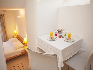 Iron/ironing board, WiFi, bed sheets - Apartments Maro & Baro - Studio apartment Maro (Dubrovnik)