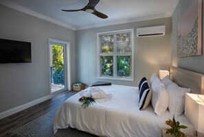 3 bedrooms, desk, iron/ironing board, travel crib