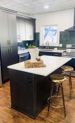 Downtown Stillwater Studio Apartment located upstairs