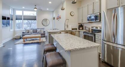 Stylish Home - Private Rooftop - Perfect Location