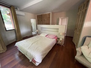 4 habitaciones, tabla de planchar con plancha y wifi gratis 