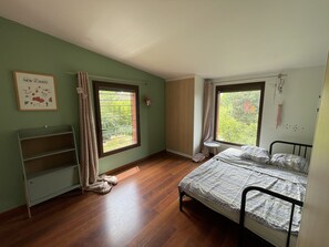 4 Schlafzimmer, Bügeleisen/Bügelbrett, kostenloses WLAN, Bettwäsche