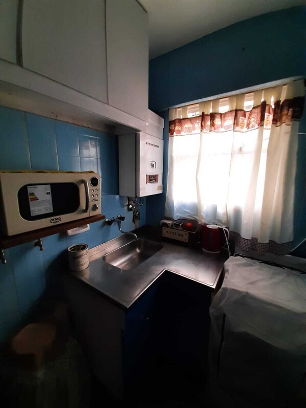 Refrigerador, microondas, horno, tostadora