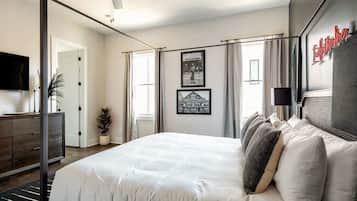 4 bedrooms, iron/ironing board, travel crib, free WiFi
