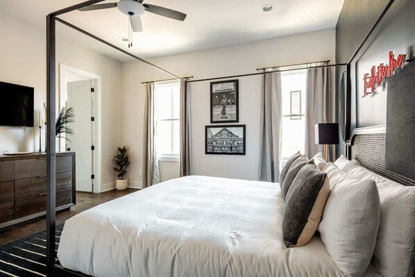 4 bedrooms, iron/ironing board, travel cot, free WiFi
