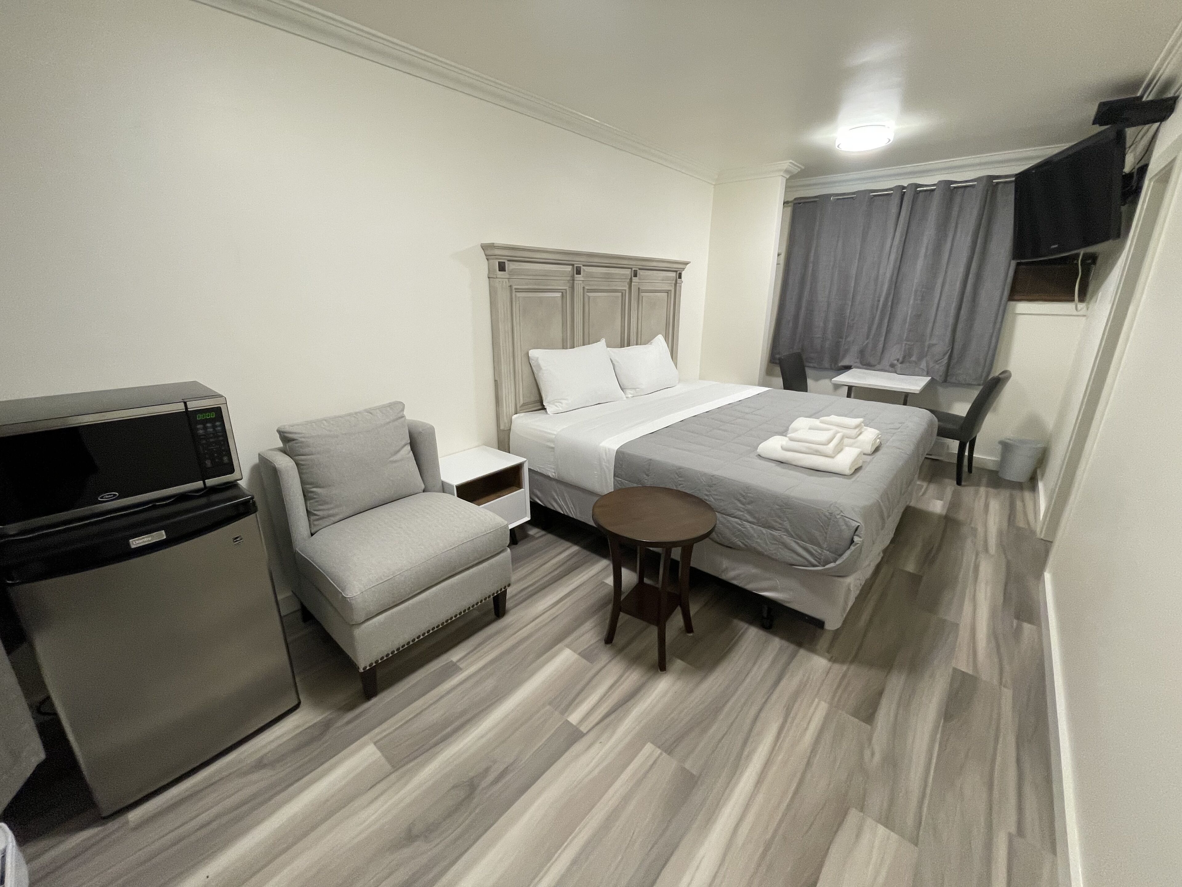 Queen suite in beautiful Radium Hot Springs