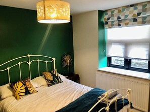 3 bedrooms, iron/ironing board, travel cot, free WiFi