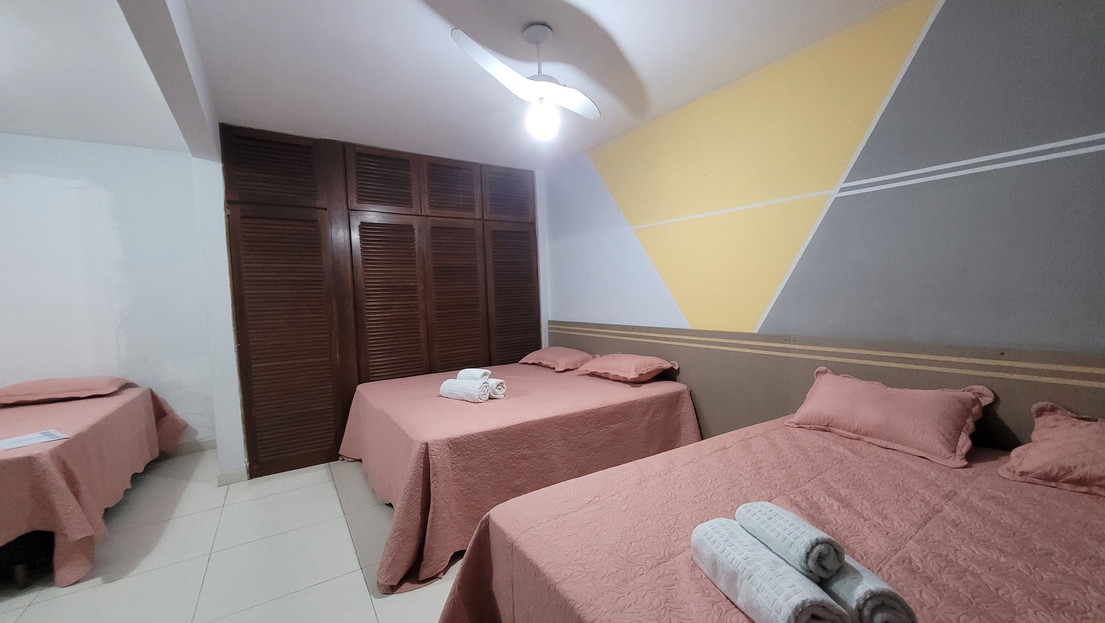 Sextuple Room | Minibar, desk, laptop workspace, WiFi (free)