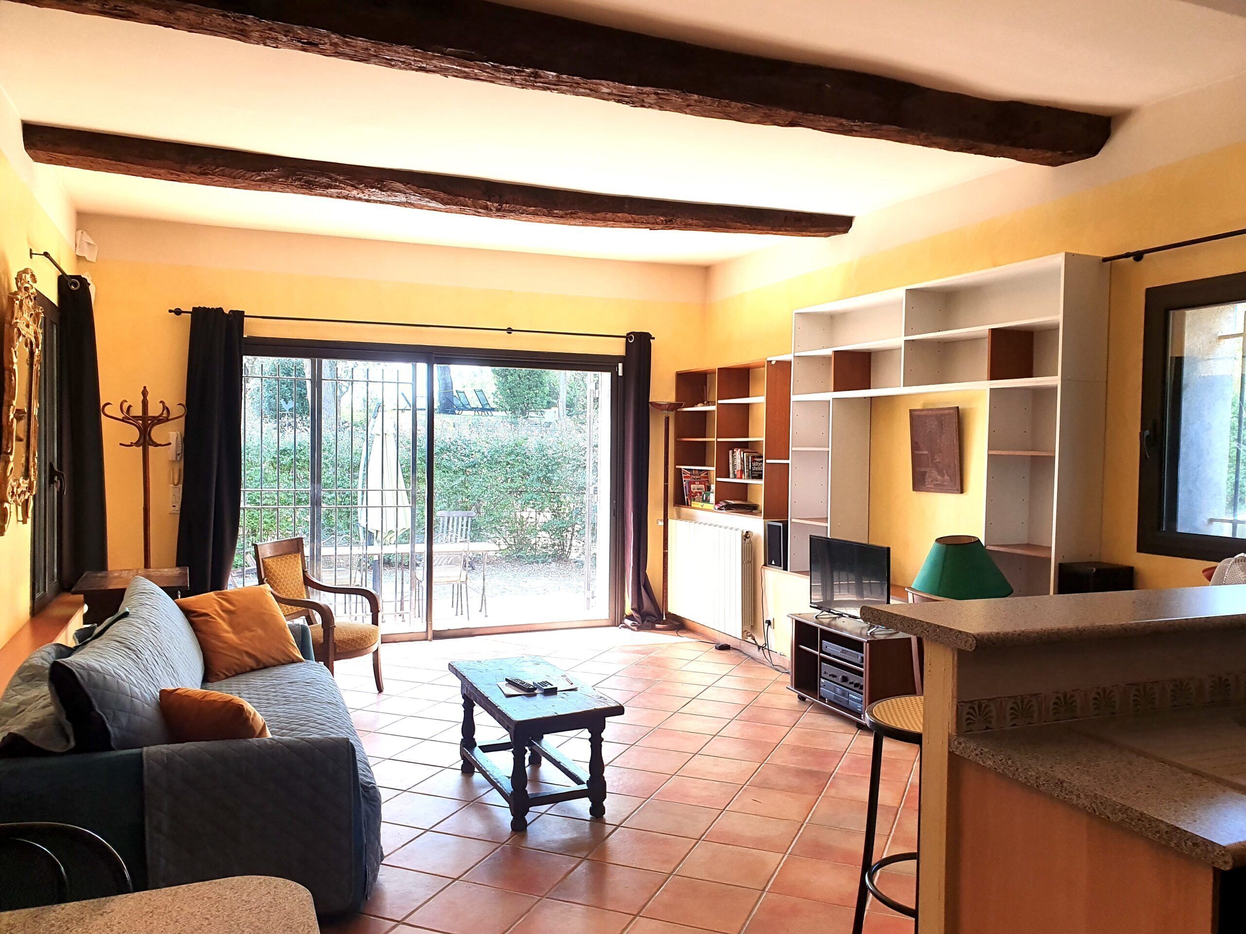 Mas near sea, mountain, swimming pool, shops