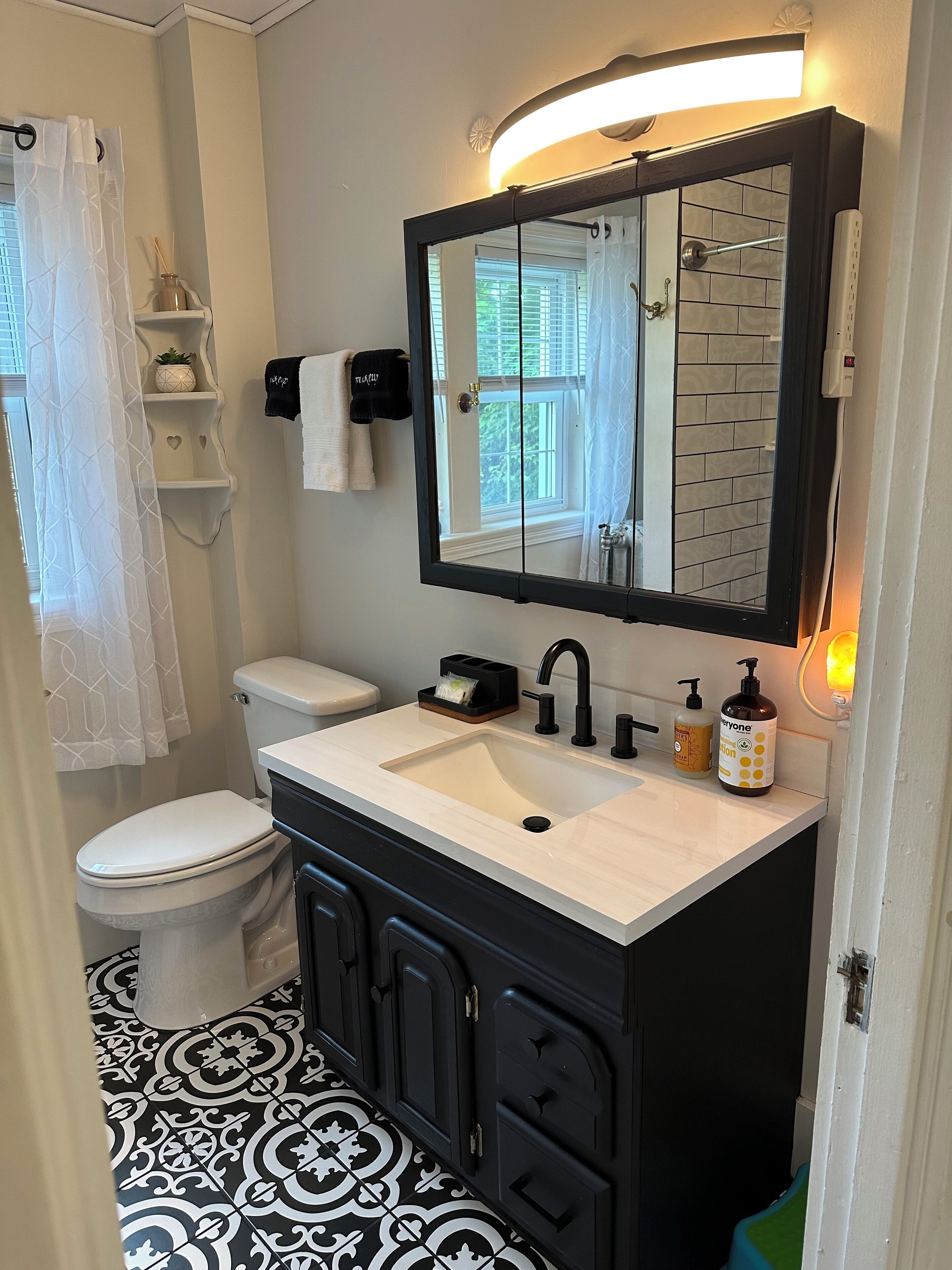 The Scheller House Downtown- 2600 ft.² 4 br - 1920 Historic - Fully Remodeled