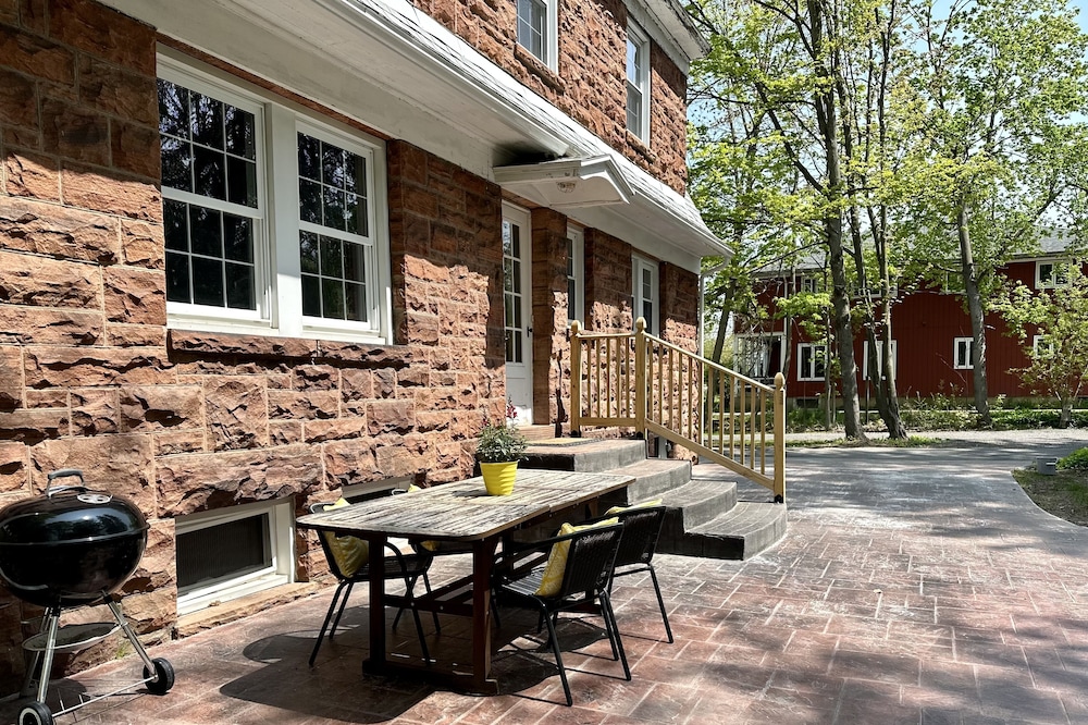 The Scheller House Downtown- 2600 ft.² 4 br - 1920 Historic - Fully Remodeled