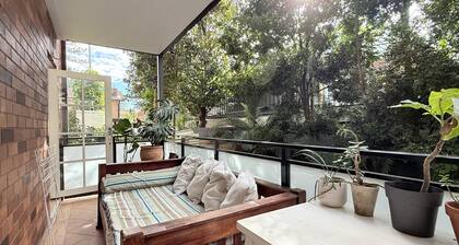 Quiet and central Manly location. 5 Minutes walk to the beach!