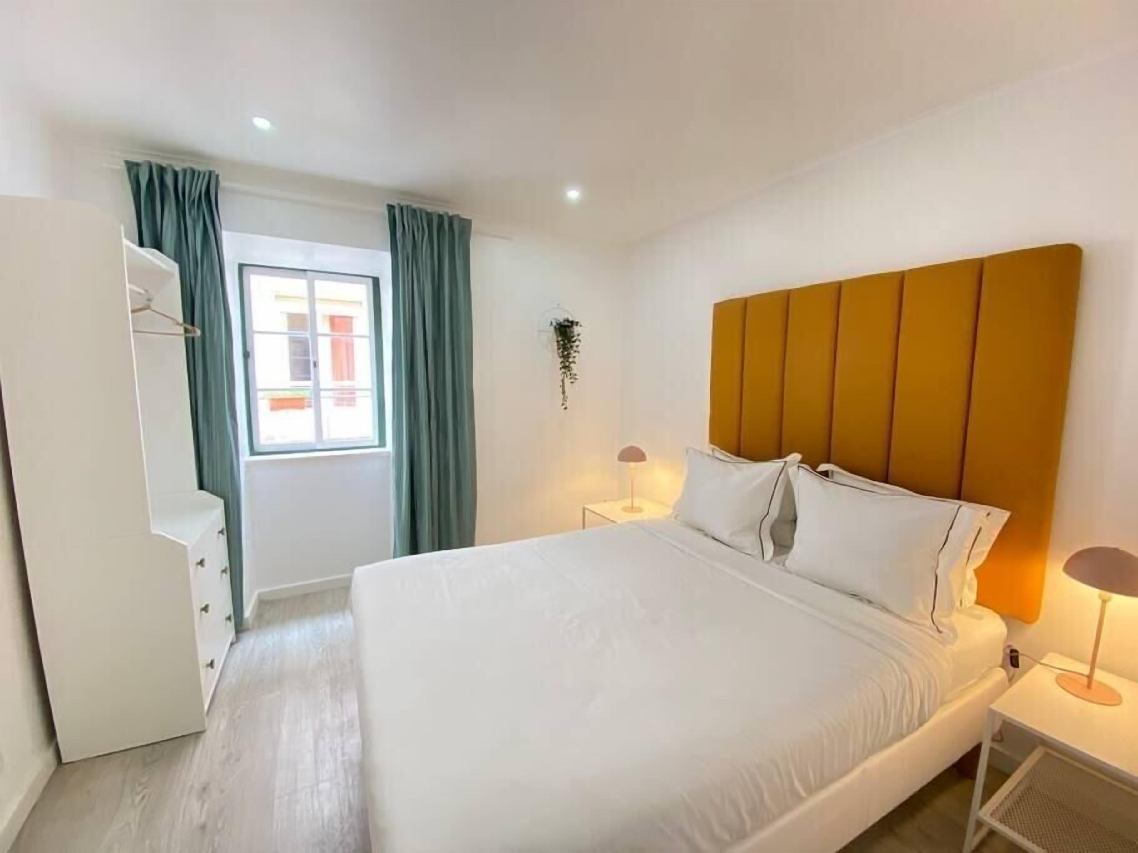 1 bedroom, iron/ironing board, travel crib, WiFi