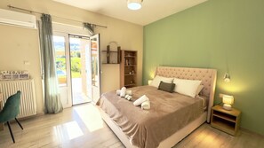 2 Schlafzimmer, Schreibtisch, Bügeleisen/Bügelbrett, Reisekinderbett