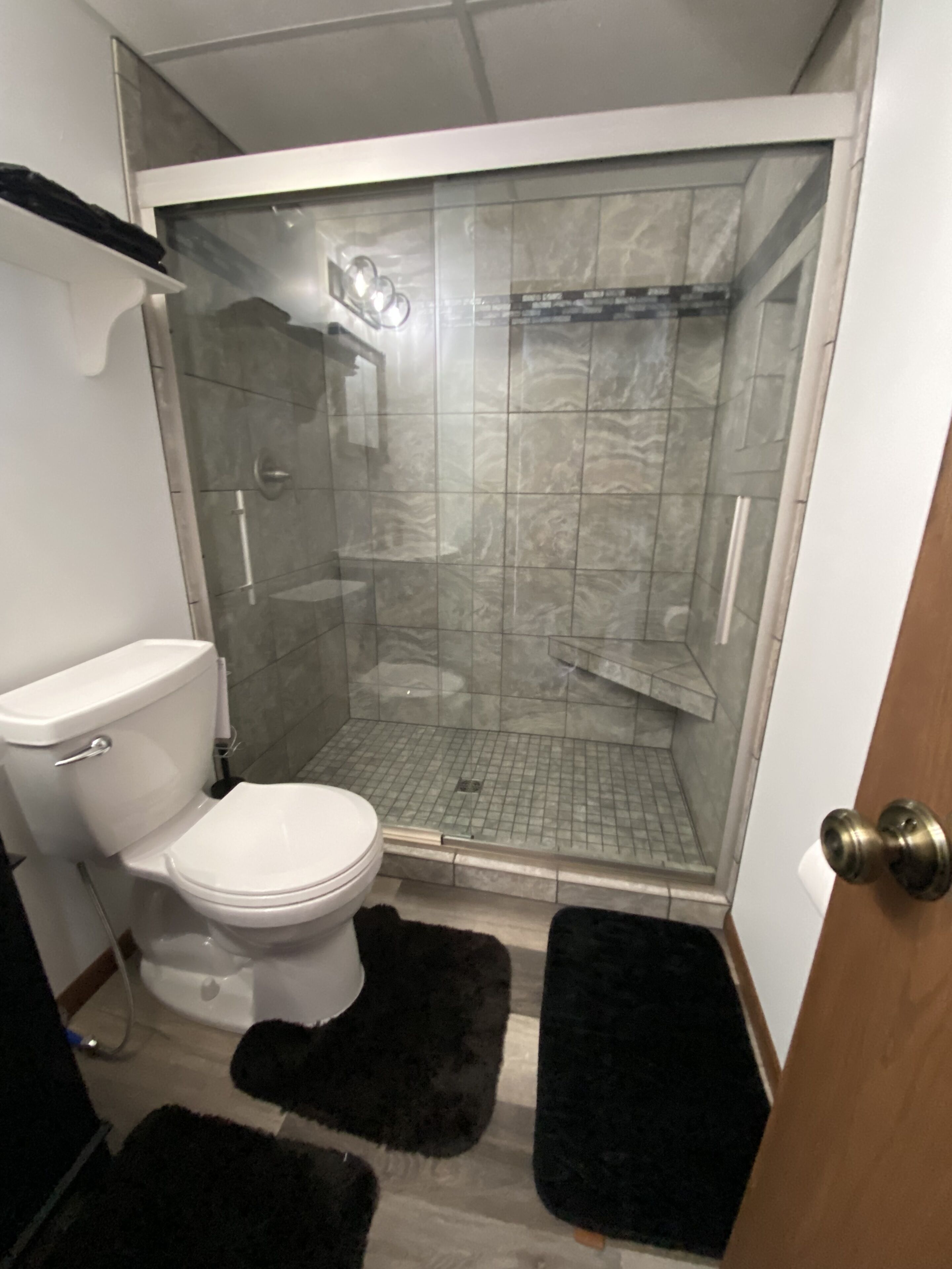 Poskin Lake Getaway Cabin Lakefront access and beautiful sunrise