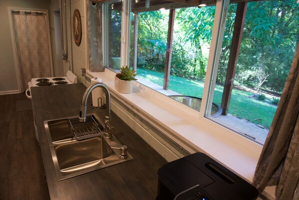 Unclassified image, 1 of 49, button