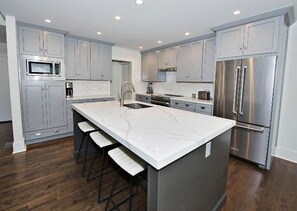 Villa, Multiple Beds, Patio, Pool View | Private kitchen | Fridge, microwave, stovetop, dishwasher - The Sea Pines Resort 1255 Harbour Town Club (Hilton Head Island)