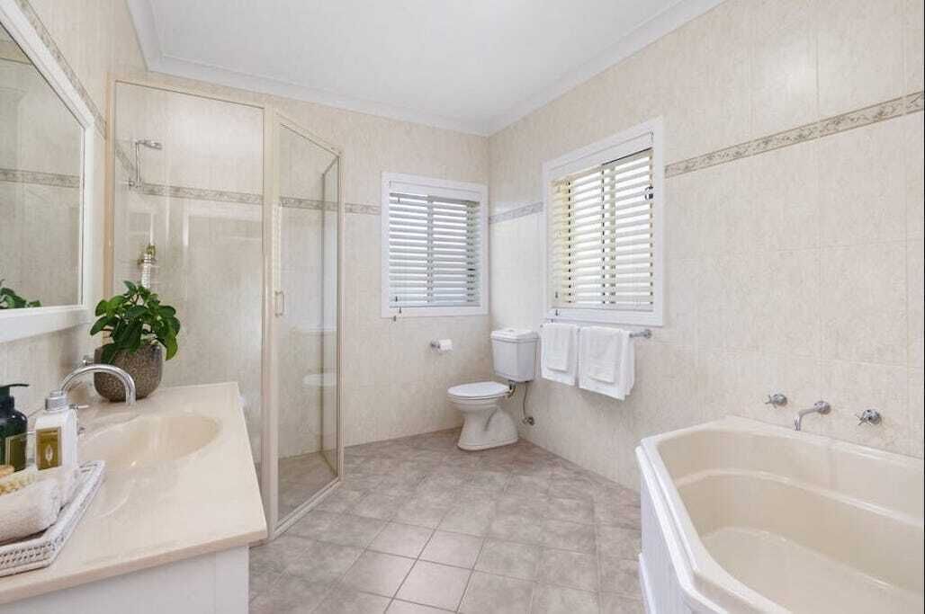 BASK Palm Beach 1min walk to beach\nWeekly rates available — image 26