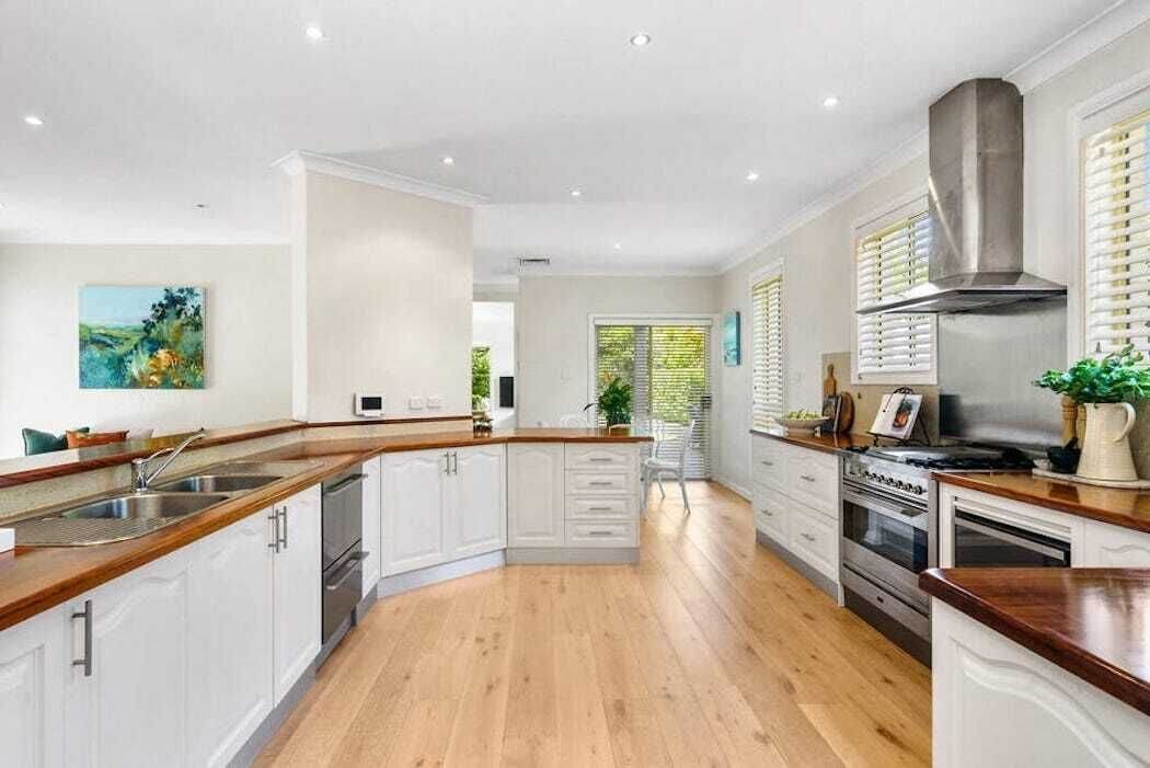 BASK Palm Beach 1min walk to beach\nWeekly rates available — image 11