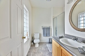 Duplex, Private Bathroom, Mountain View (232) | Bathroom