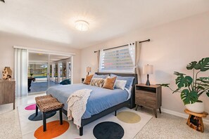 4 makuuhuonetta, silitysrauta/-lauta, ilmainen Wi-Fi, vuodevaatteet