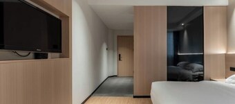 Yisu Qingju Hotel (Ningbo Beilun Xiaogang)