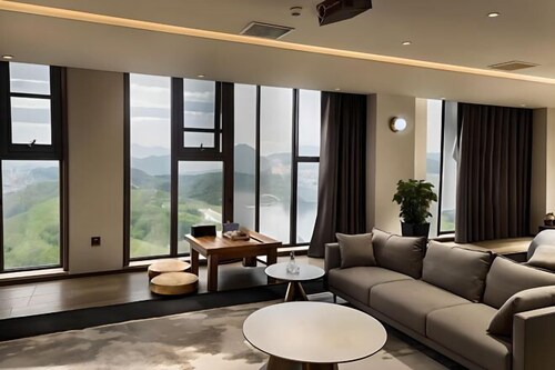 Grand View Pearl Hotel