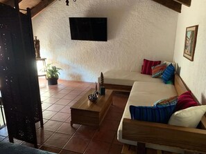 Klassiek appartement, 1 slaapkamer, niet-roken, uitzicht op tuin | 1 slaapkamer, gratis wifi, beddengoed