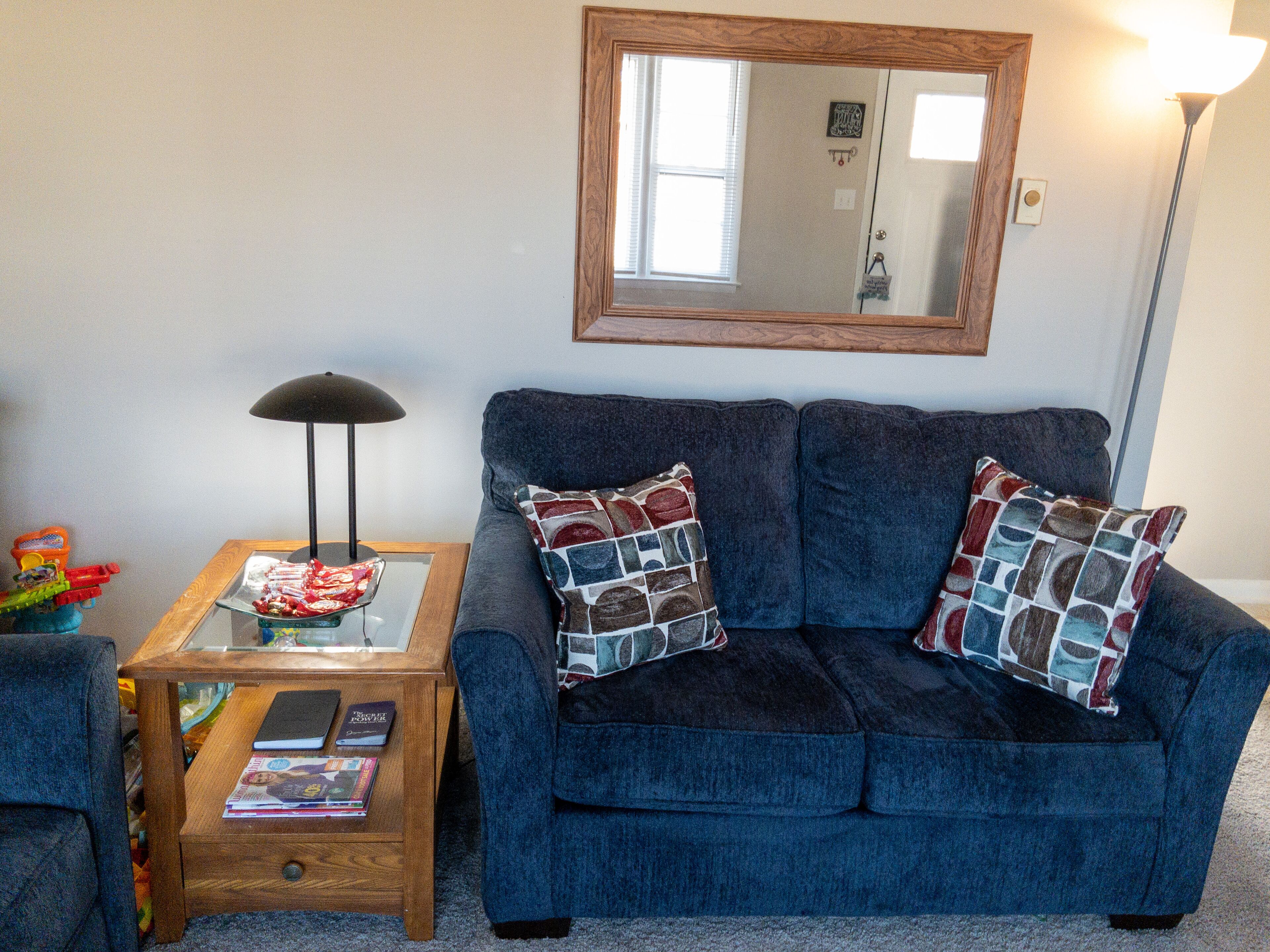 Private bedroom in peaceful home, located 15 minutes from University of Kentucky