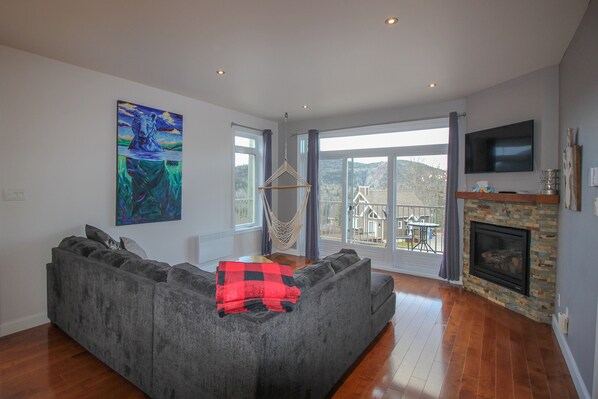 Smart TV, fireplace, video games