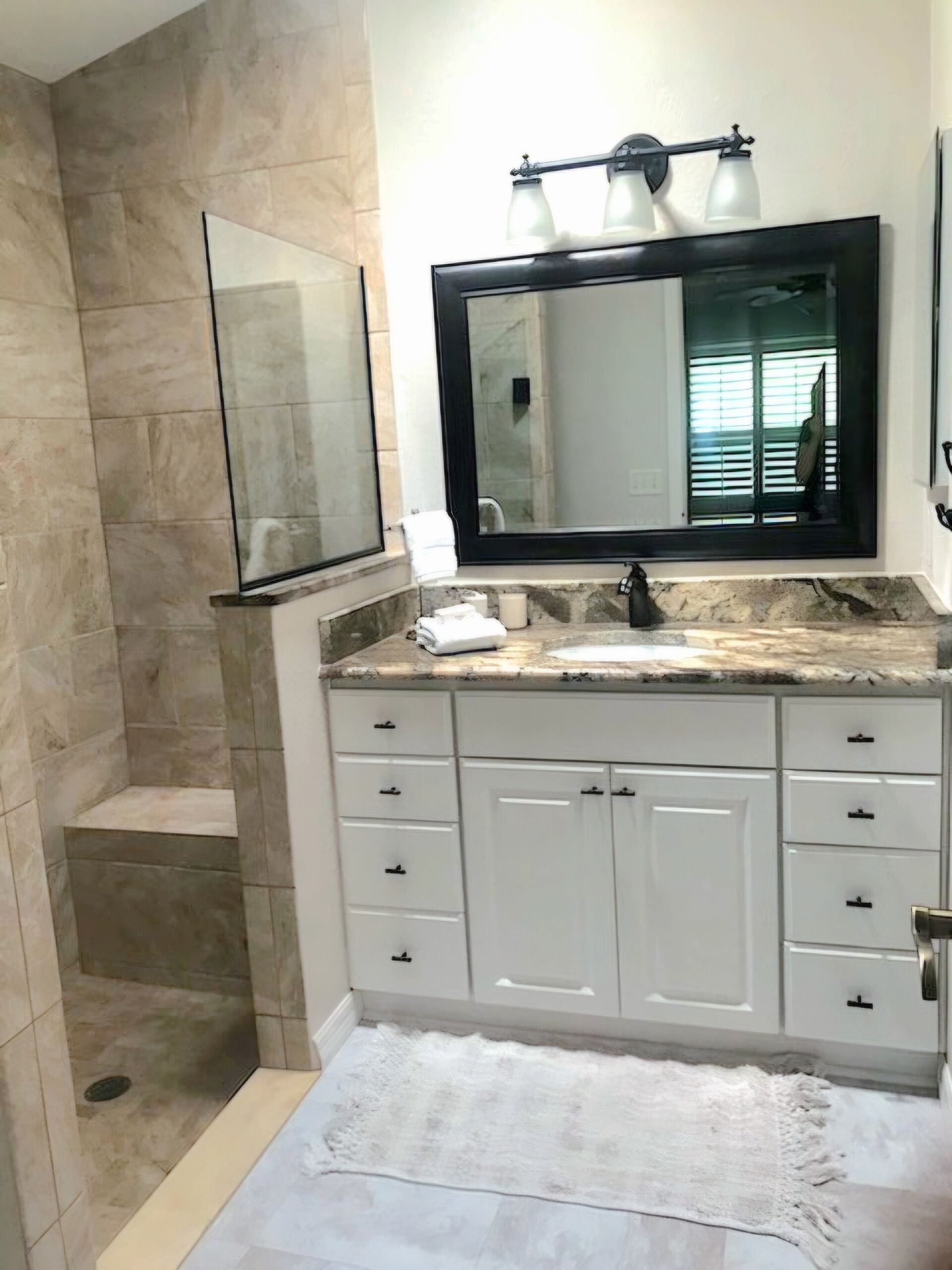 Combined shower/tub, hair dryer, towels, soap