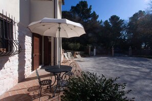 Outdoor dining - A03 - Massignano, two room apartment (Ancona)