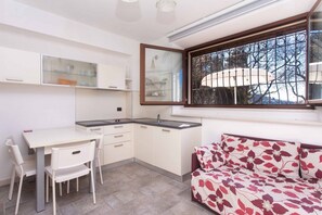 Interior - A04 - Massignano, two room apartment in the countryside 2 (Ancona)