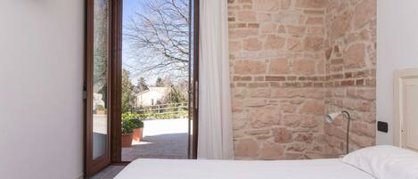 2 bedrooms, bed sheets